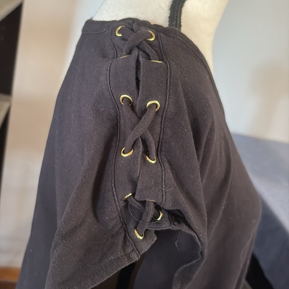 Michael Kors Women’s XL Black Laced Shoulders Logo Tee Shirt - Picture 2 of 7